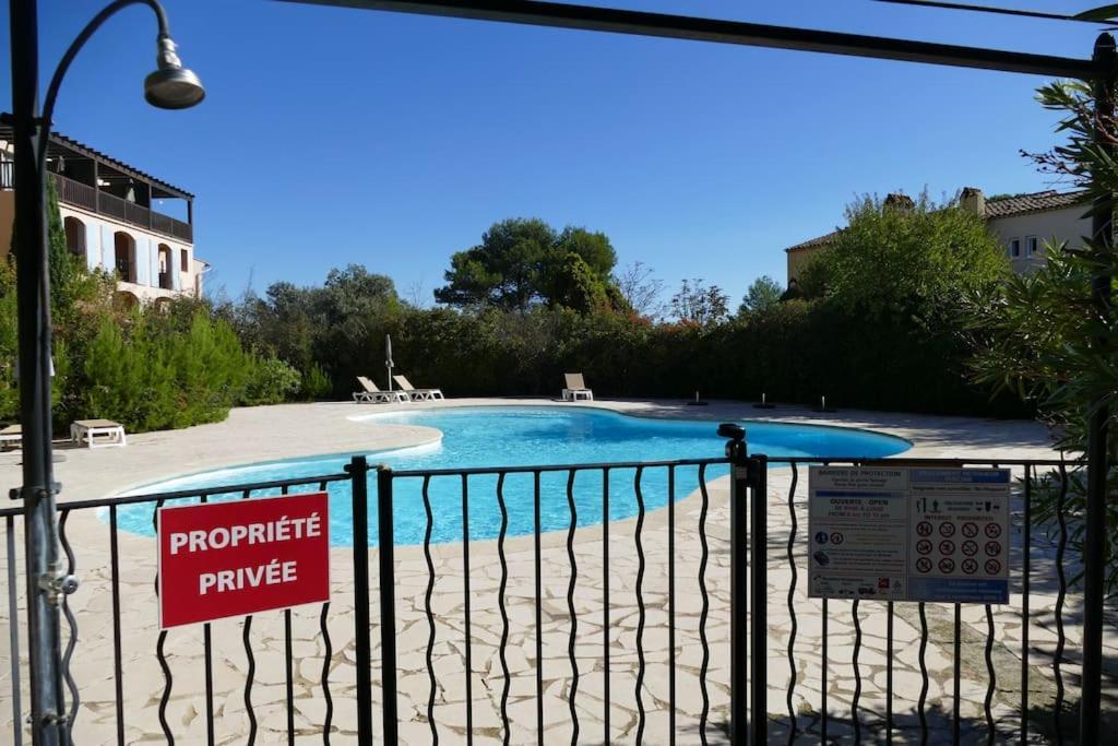 Appartement Clim & Piscine Sur Golf Pont Royal Eksteriør billede